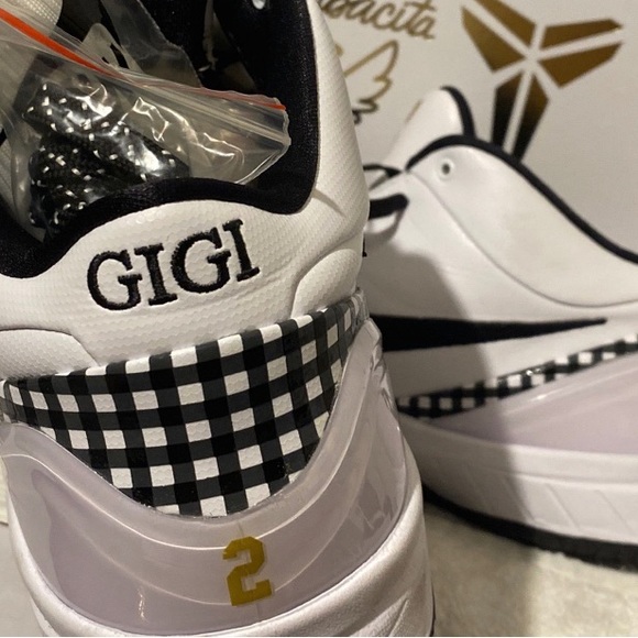 Worn indoor 3 times - Picture 3 of 3